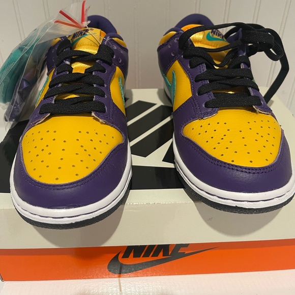 NIKE DUNK LOW - Picture 5 of 13